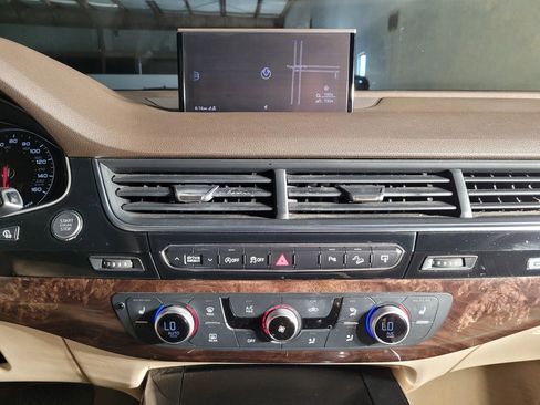 Used 2017 Audi Q7 3.0T Premium image 29