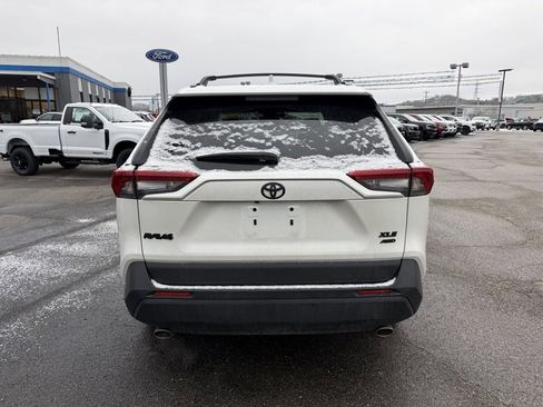 Used 2024 Toyota RAV4 XLE Premium image 8
