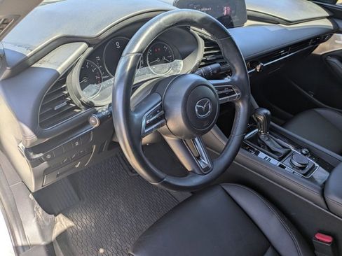 Used 2019 MAZDA MAZDA3 w/Preferred Pkg image 9
