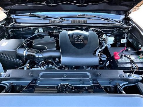 Used 2023 Toyota Tacoma TRD Off-Road w/ Technology Package image 29