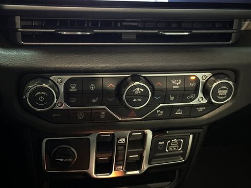 New 2026 Jeep Wrangler Unlimited Sport AWD/4WD image 19