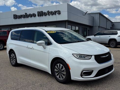 Used 2022 Chrysler Pacifica Touring-L FWD image 1
