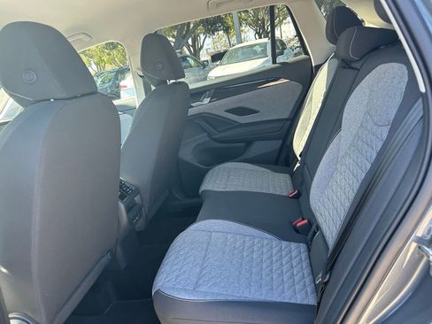 Used 2025 Volkswagen Tiguan S image 38