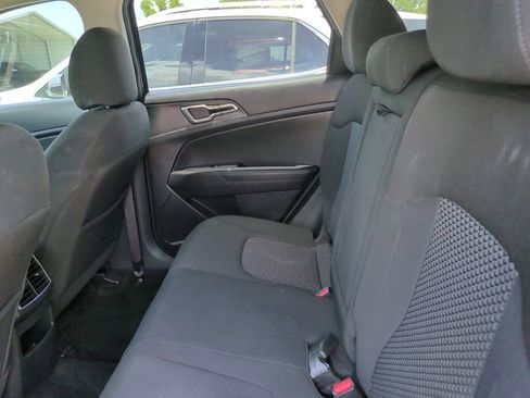 Used 2023 Kia Sportage LX FWD image 15