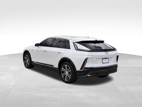 Certified 2025 Cadillac Lyriq Luxury RWD image 3