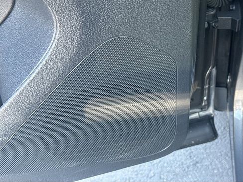 Used 2016 Volkswagen Tiguan SE image 34