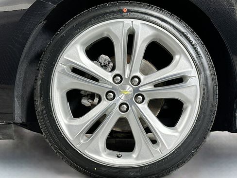Used 2018 Chevrolet Cruze Premier image 11