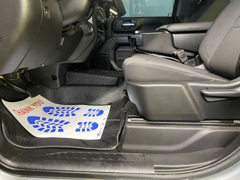 Used 2025 Chevrolet Silverado 2500 Custom image 14