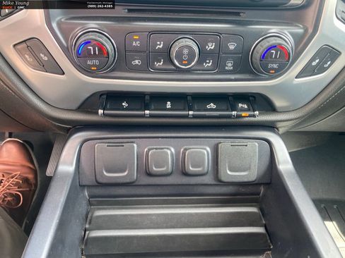 Used 2015 GMC Sierra 1500 SLT w/ SLT Preferred Package AWD/4WD image 28
