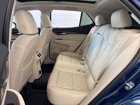 Used 2022 Buick Envision Avenir w/ Technology Package II image 41