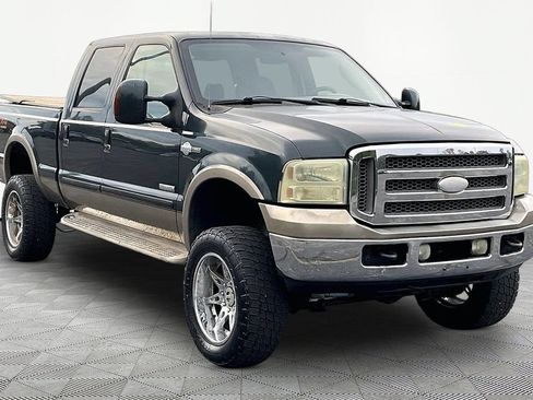 Used 2005 Ford F250 4x4 Crew Cab Super Duty image 3