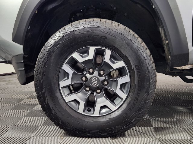 Used 2022 Toyota Tacoma TRD Off-Road w/ TRD Premium Off Road Package AWD/4WD image 19