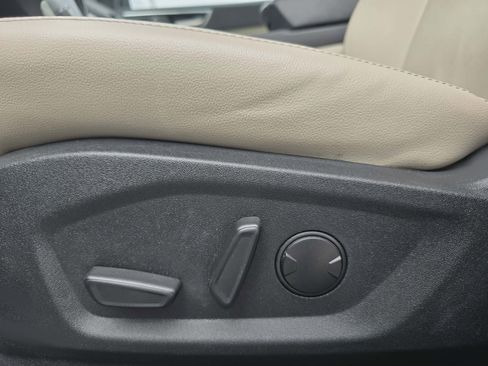 Used 2022 Ford Edge Titanium w/ Class II Trailer Tow Package image 13