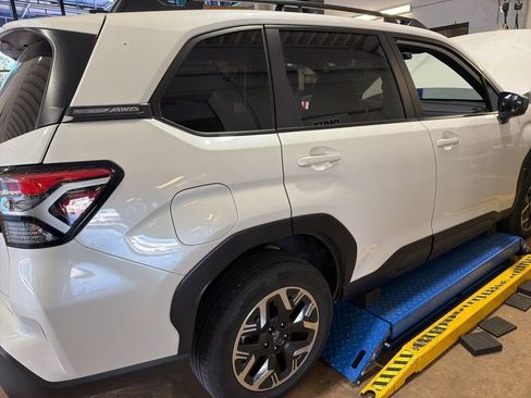 Used 2025 Subaru Forester Premium w/ Convenience Package #1 AWD/4WD image 5