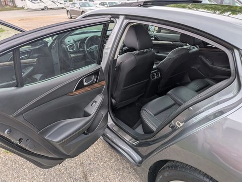 Used 2016 Nissan Maxima Platinum FWD image 29