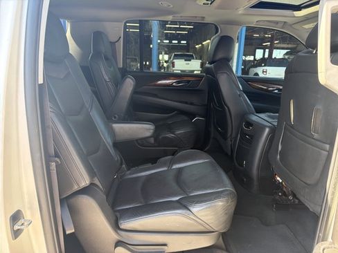 Used 2015 Cadillac Escalade ESV Premium RWD image 22