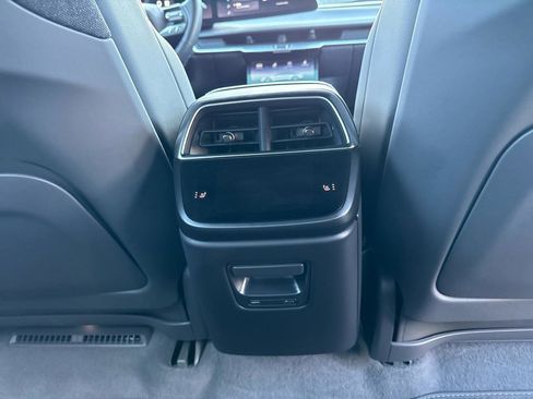 Used 2024 Lucid Air Touring image 25