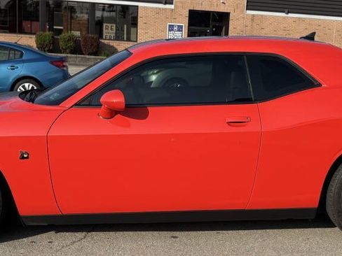 Used 2018 Dodge Challenger R/T Scat Pack RWD image 4