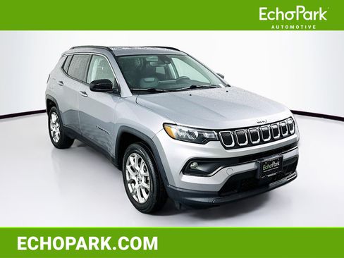 Used 2022 Jeep Compass Latitude AWD/4WD image 1