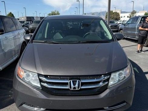 Used 2016 Honda Odyssey SE image 2