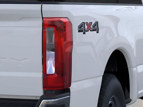 New 2026 Ford F250 XL w/ XL Chrome Package image 20
