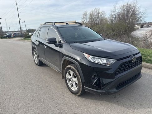 Used 2021 Toyota RAV4 XLE w/ Convenience Package image 2