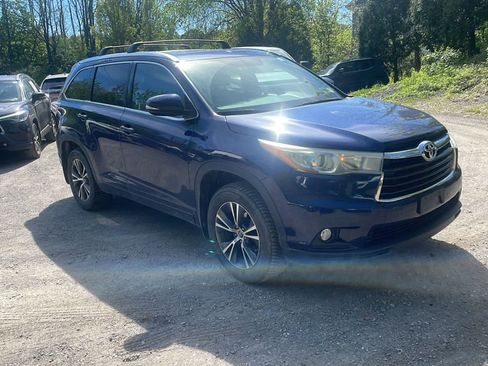 Used 2016 Toyota Highlander XLE AWD/4WD image 10