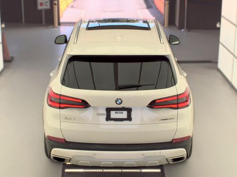Used 2021 BMW X5 M50i w/ Executive Package AWD/4WD image 4