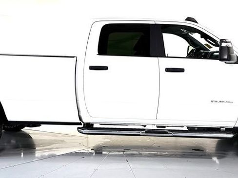 Used 2024 RAM 2500 Big Horn AWD/4WD image 3