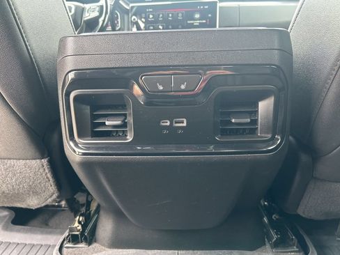 Used 2024 GMC Sierra 2500 AT4 w/ Technology Package AWD/4WD image 20