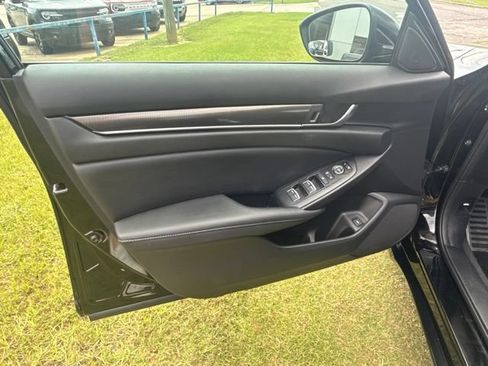 Used 2022 Honda Accord Sport image 9