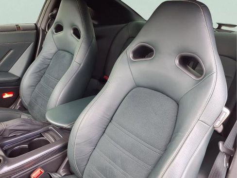 Certified 2024 Nissan GT-R w/ Floor Mat Package image 17