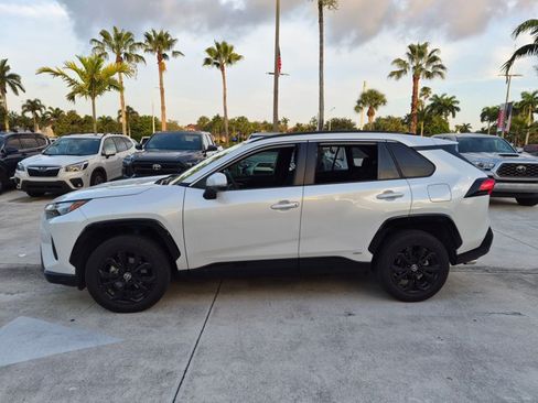 Used 2025 Toyota RAV4 SE w/ Convenience Package AWD/4WD image 8