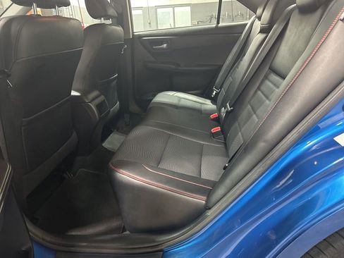 Used 2017 Toyota Camry SE image 19