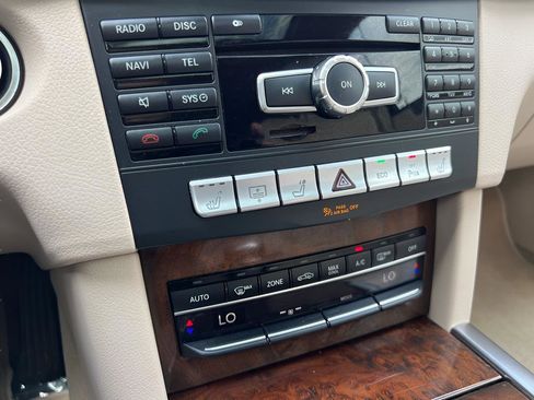 Used 2014 Mercedes-Benz E 350 Sedan image 51