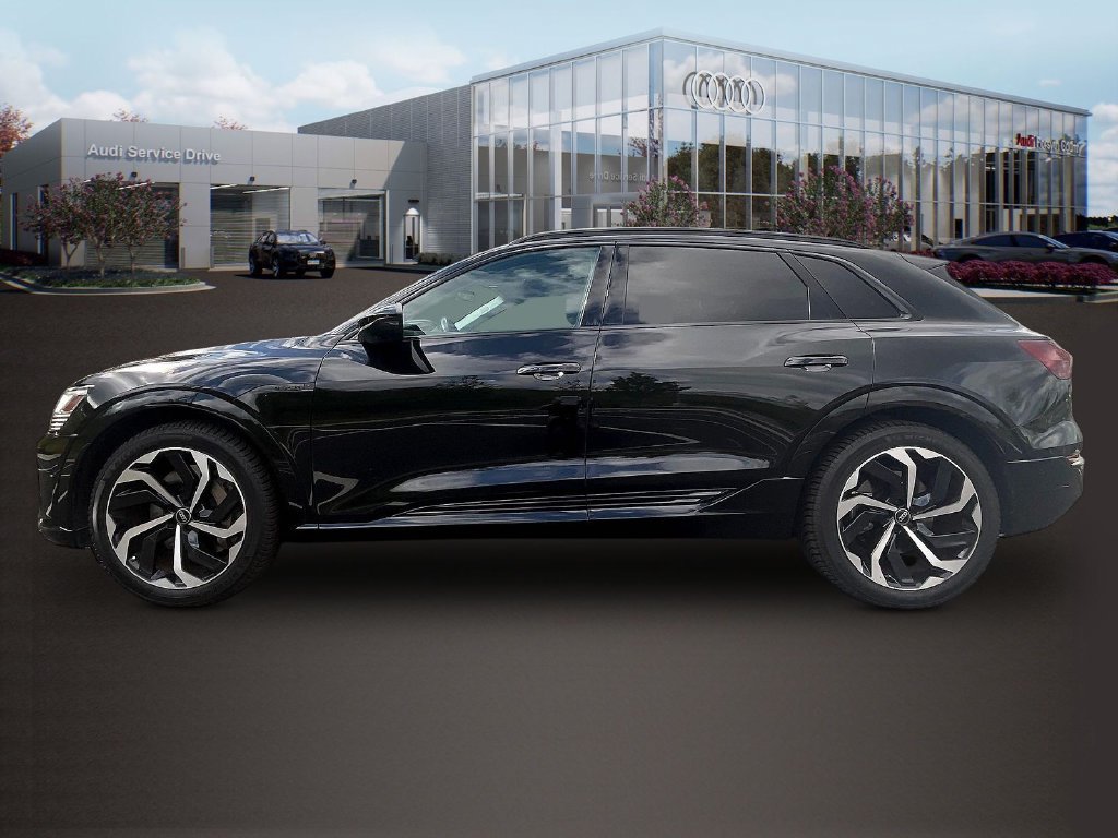 Used 2024 Audi Q8 e-tron Premium Plus w/ Premium Plus Package AWD/4WD image 4