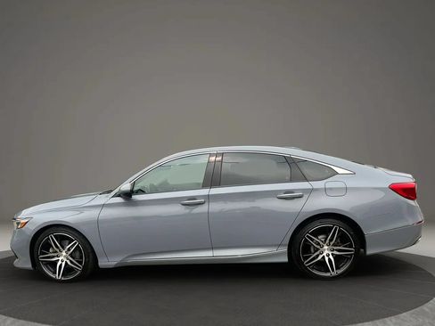 Used 2021 Honda Accord Touring image 8