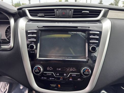 Used 2017 Nissan Murano SV FWD image 20
