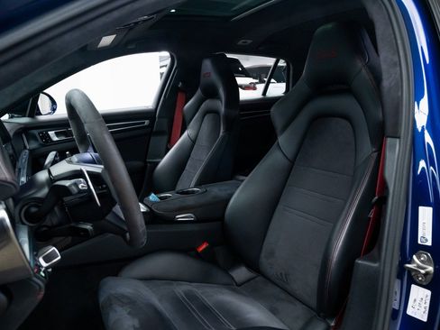 Used 2021 Porsche Panamera GTS image 18