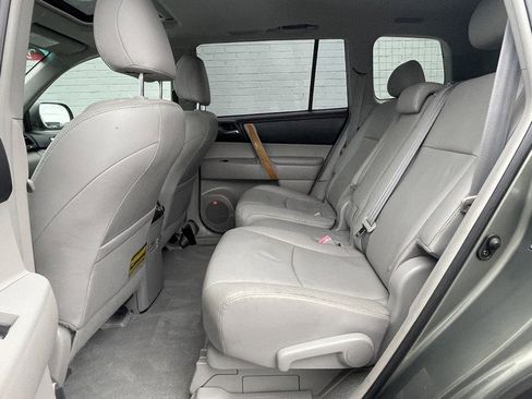 Used 2010 Toyota Highlander Limited image 24