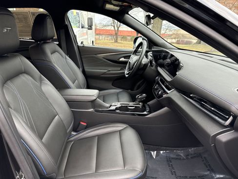 Used 2024 Buick Envista Sport Touring image 23