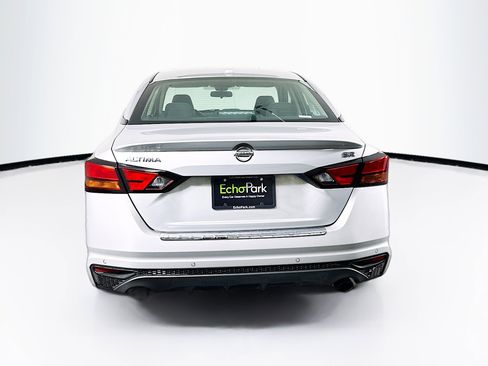 Used 2021 Nissan Altima 2.5 SR w/ SR Premium Package image 7