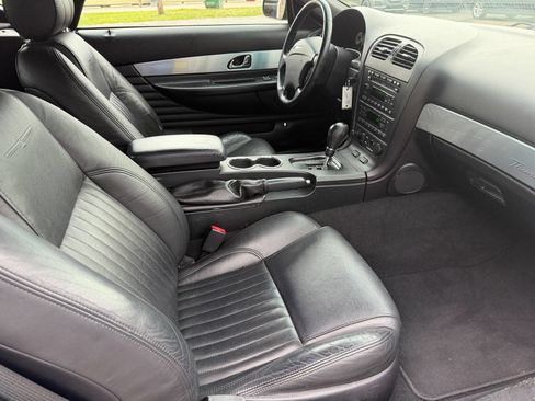 Used 2004 Ford Thunderbird RWD image 12