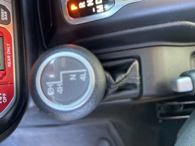 Used 2024 Jeep Wrangler Rubicon w/ Safety Group AWD/4WD image 13