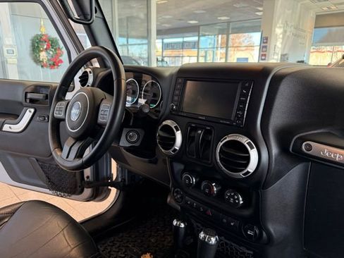 Used 2015 Jeep Wrangler Sahara w/ Connectivity Group image 24