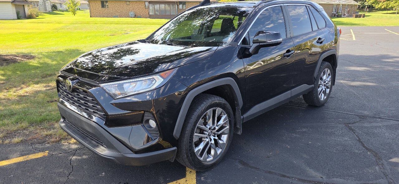 Used 2020 Toyota RAV4 XLE Premium AWD/4WD image 7
