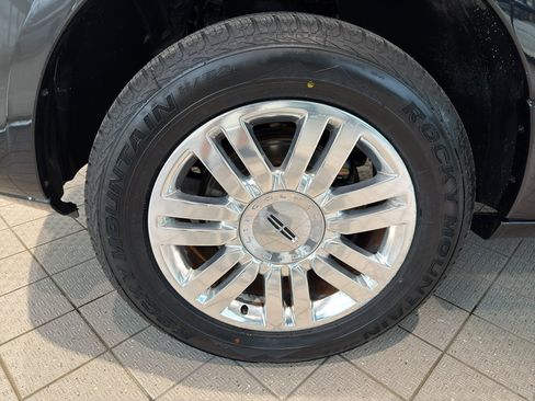 Used 2013 Lincoln Navigator 2WD w/ HD Trailer Tow Pkg image 9