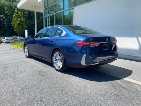 Used 2024 BMW 530i xDrive w/ Convenience Package AWD/4WD image 9