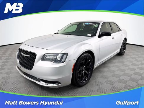 Used 2019 Chrysler 300 Touring w/ Sport Appearance Package image 1