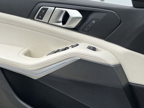 Used 2021 BMW X5 xDrive40i w/ Executive Package 3 image 32